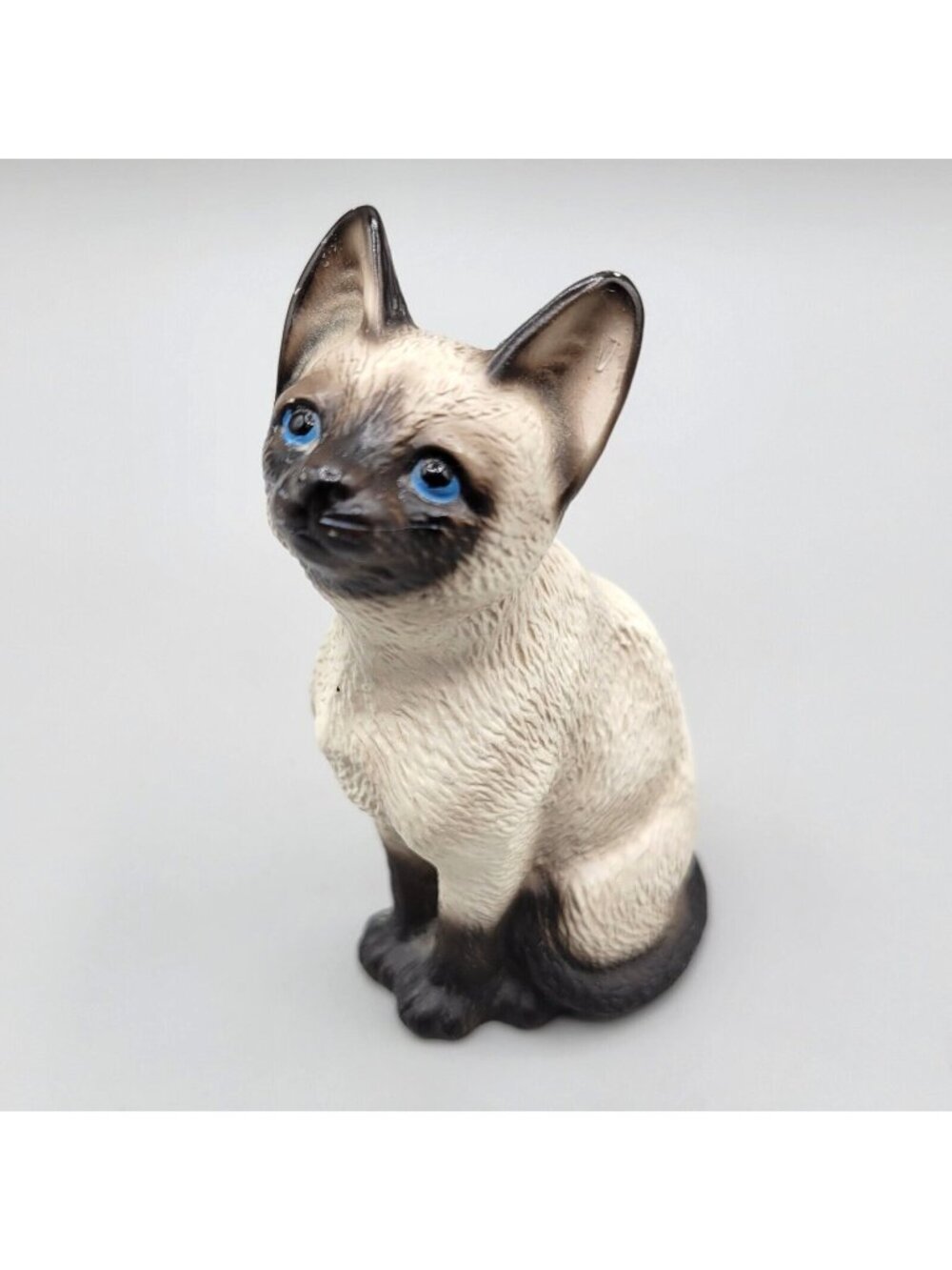 Harvey Knox Kingdom Siamese Cat Porcelain Sitting Global Art Japan Signed